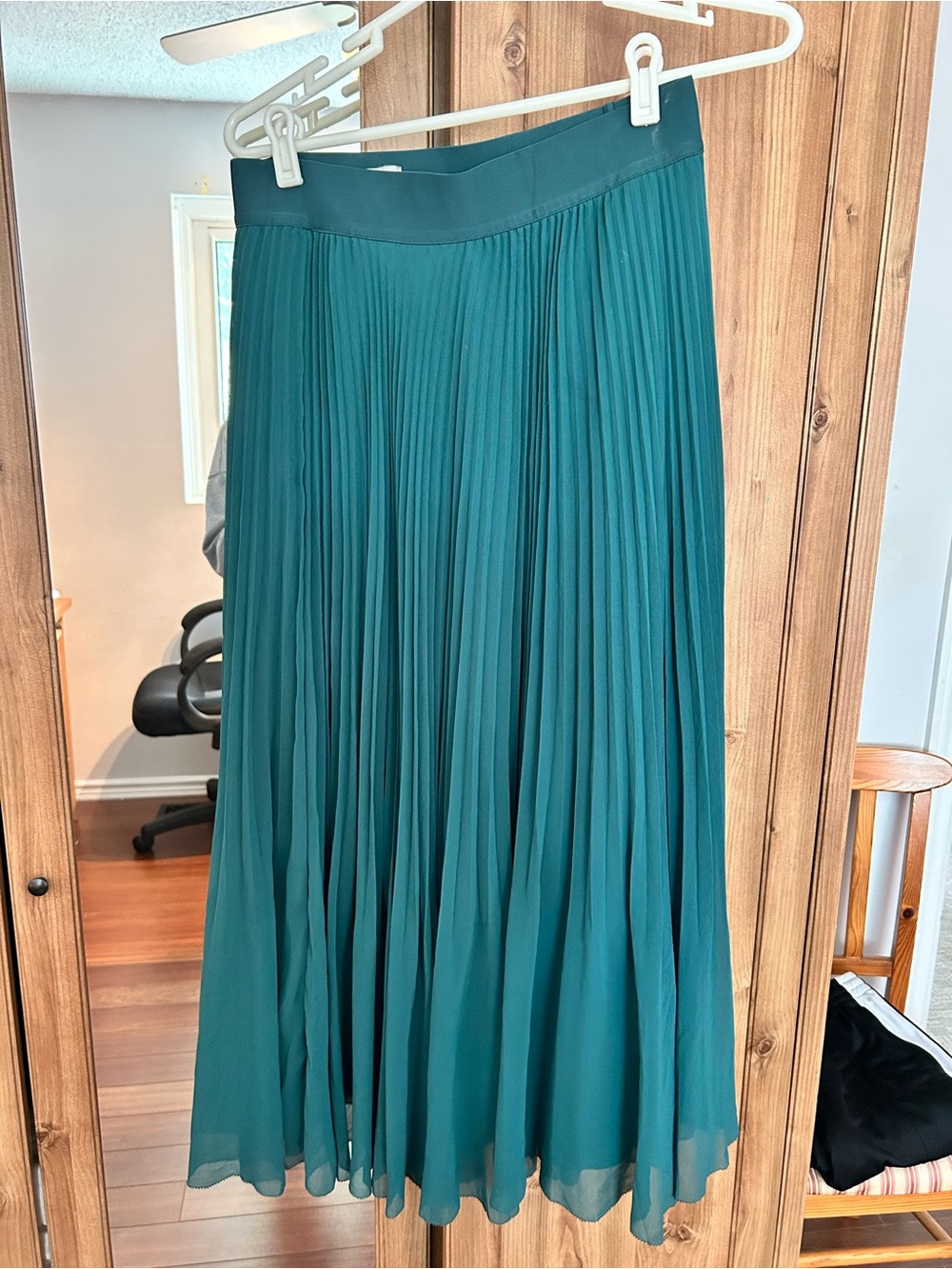 Aritzia Wilfred twirl skirt emerald green